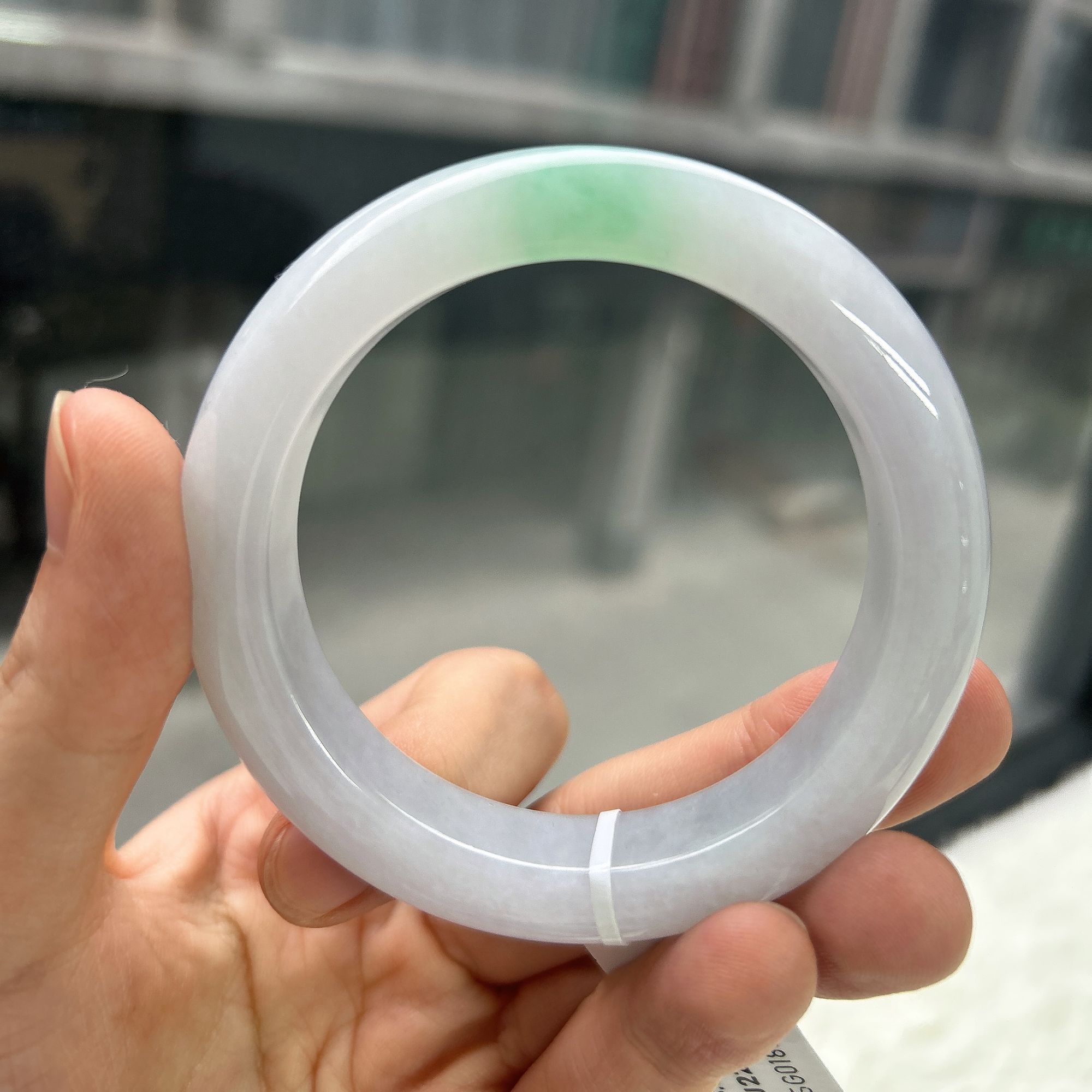 天然翡翠手镯 56.9圈口 SG01868N212