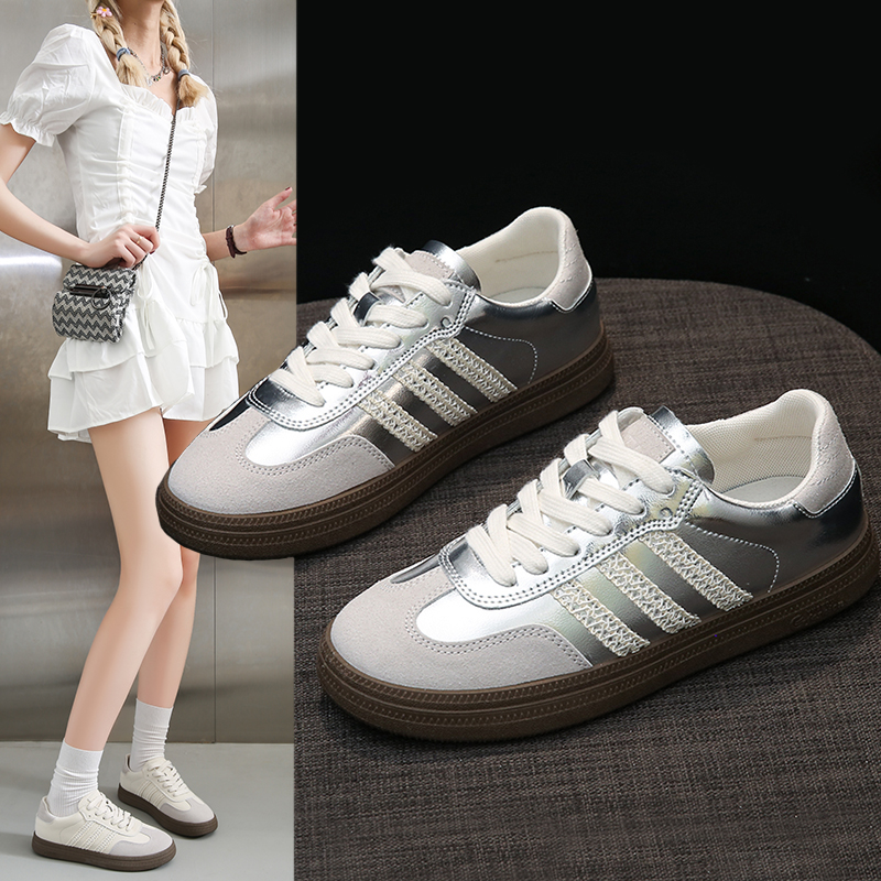 银色德训鞋女款2025新款小香风平底鞋春秋百搭板鞋上班不累脚女鞋