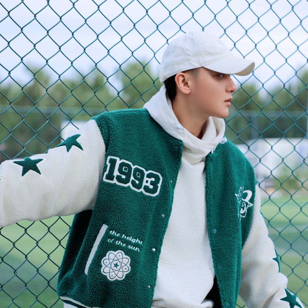 潮牌新品秋冬厚外套保暖时尚拼接棒球服宽松立领情侣Y34NWT042