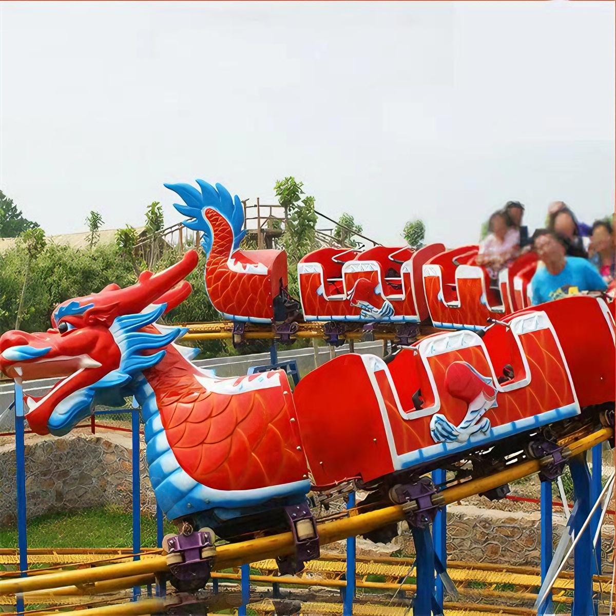 新款轨道小火车游乐场小型过山车滑行龙玩具娱游乐设施备厂家
