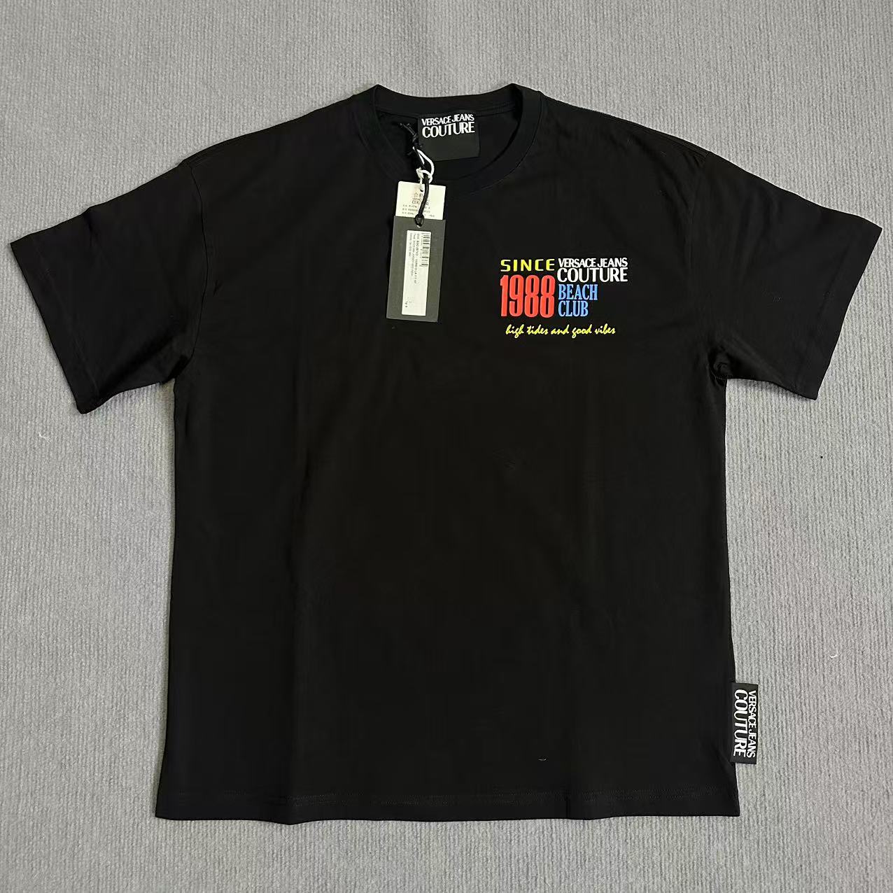 全新未使用/范思哲/黑色字母LOGO短袖/ S码