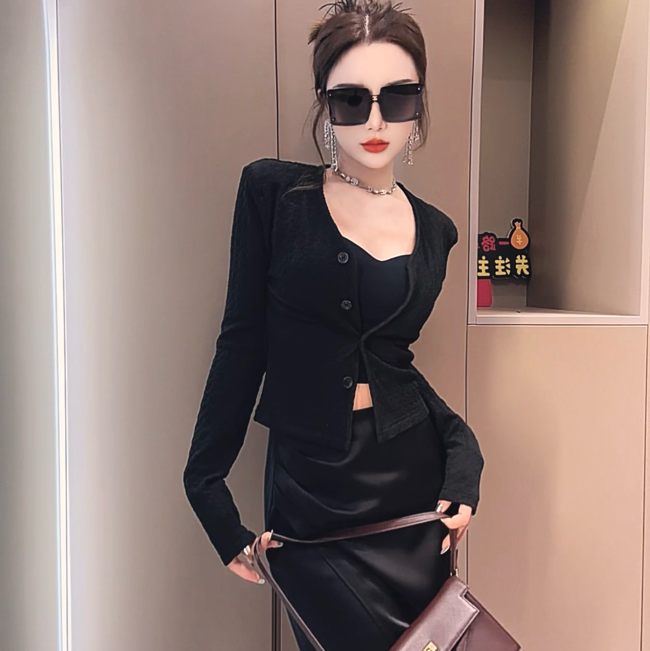 莎火火-修身显瘦短外套黑色长袖简约百搭气质女装秋款上衣女9963