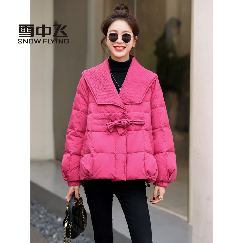 雪中飞羽绒服服女短款2023年新款冬季宽松时尚大翻领洋气小个子羽