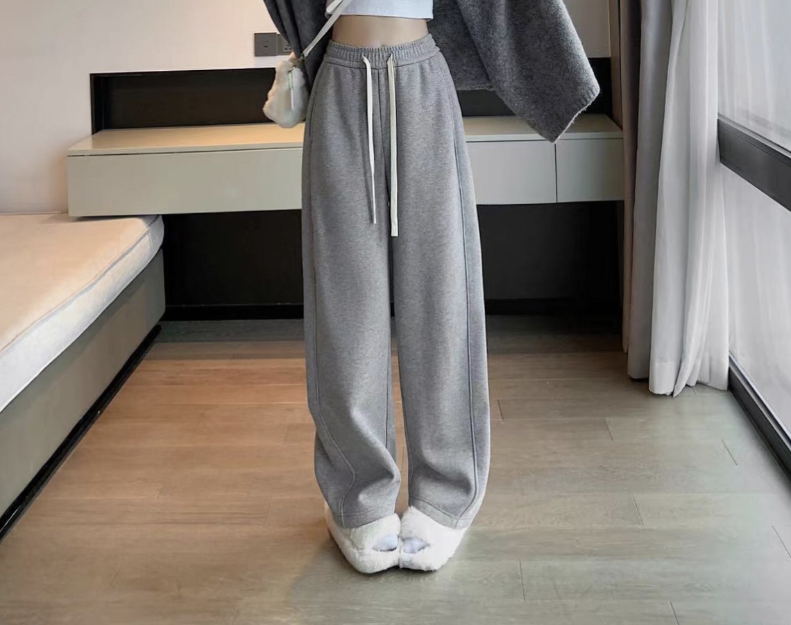 米尼复合牛奶绒香蕉裤