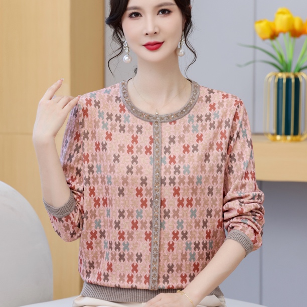 8607款妈妈装秋季体恤衫圆领穿搭