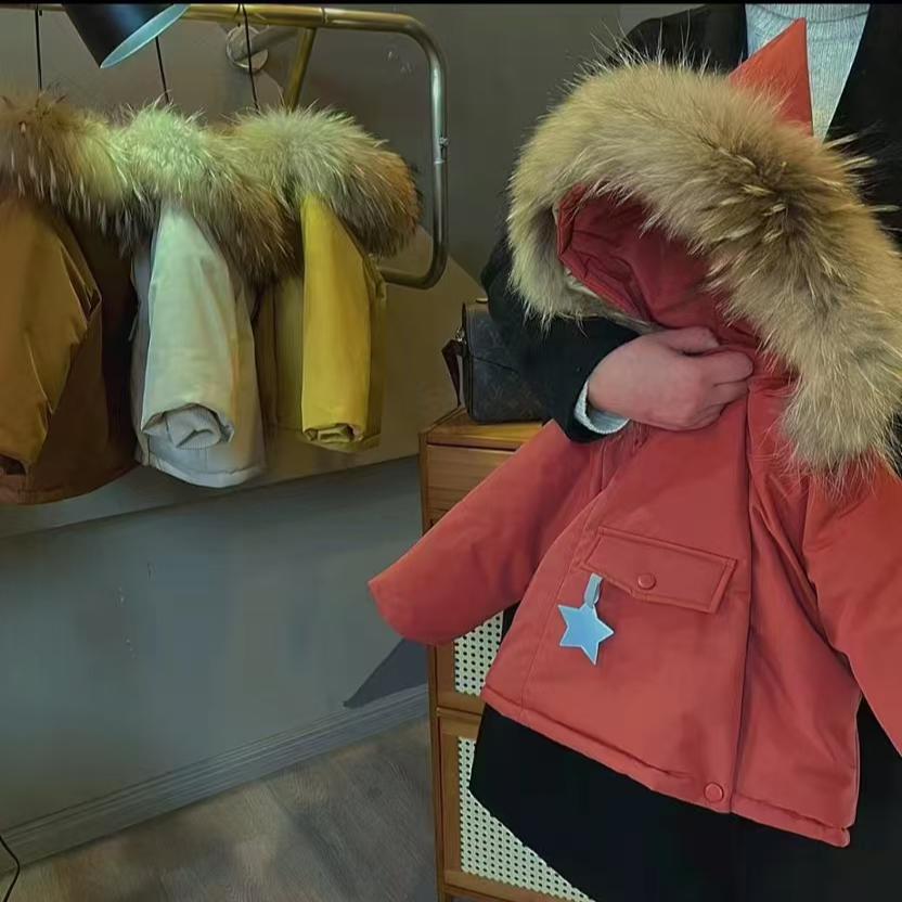 【大毛领】现货新款女宝宝红色精灵帽棉服儿童加绒加厚时尚棉服