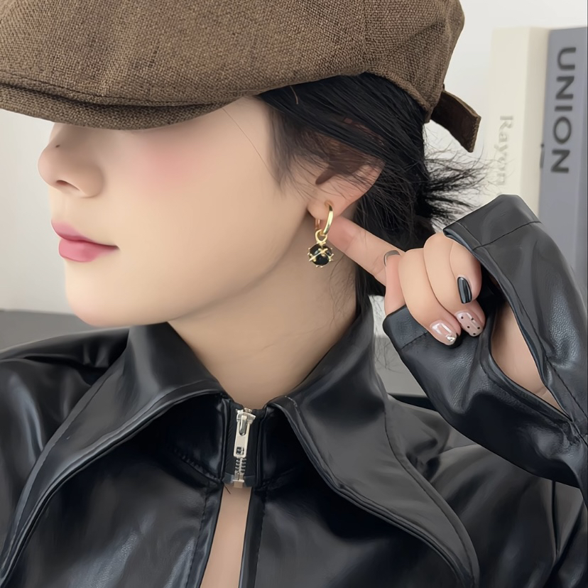 黑糖【耳饰】  轻奢百搭复古撞色小众球球耳饰E1274