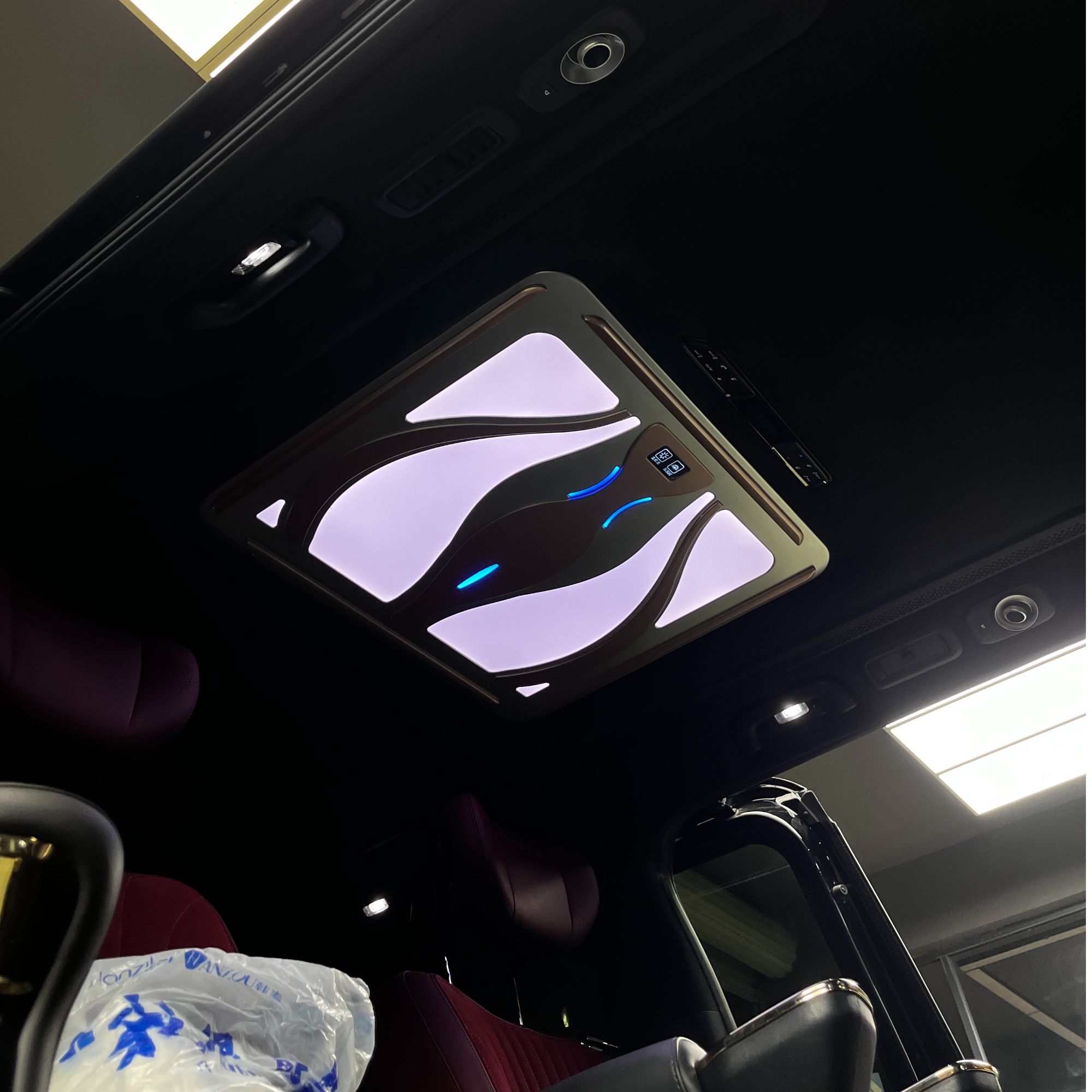 适用于传祺M8宗师/E9/新大师中排天窗顶灯车内氛围感照明蝴蝶灯