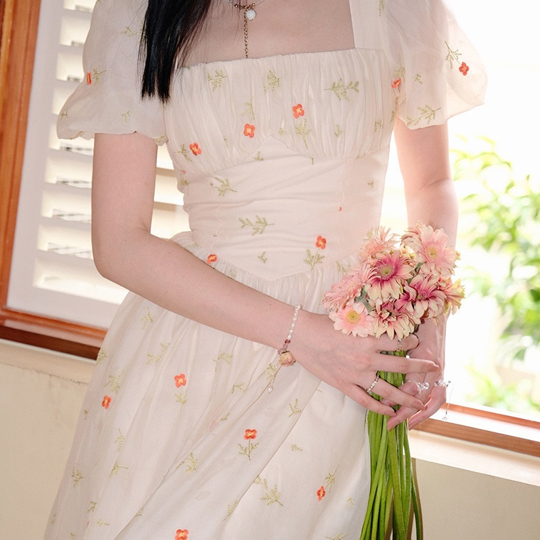 千语栀【莲白煮酒】淡然若水 绝尘静美 轻薄透气飘逸印花方领连衣裙