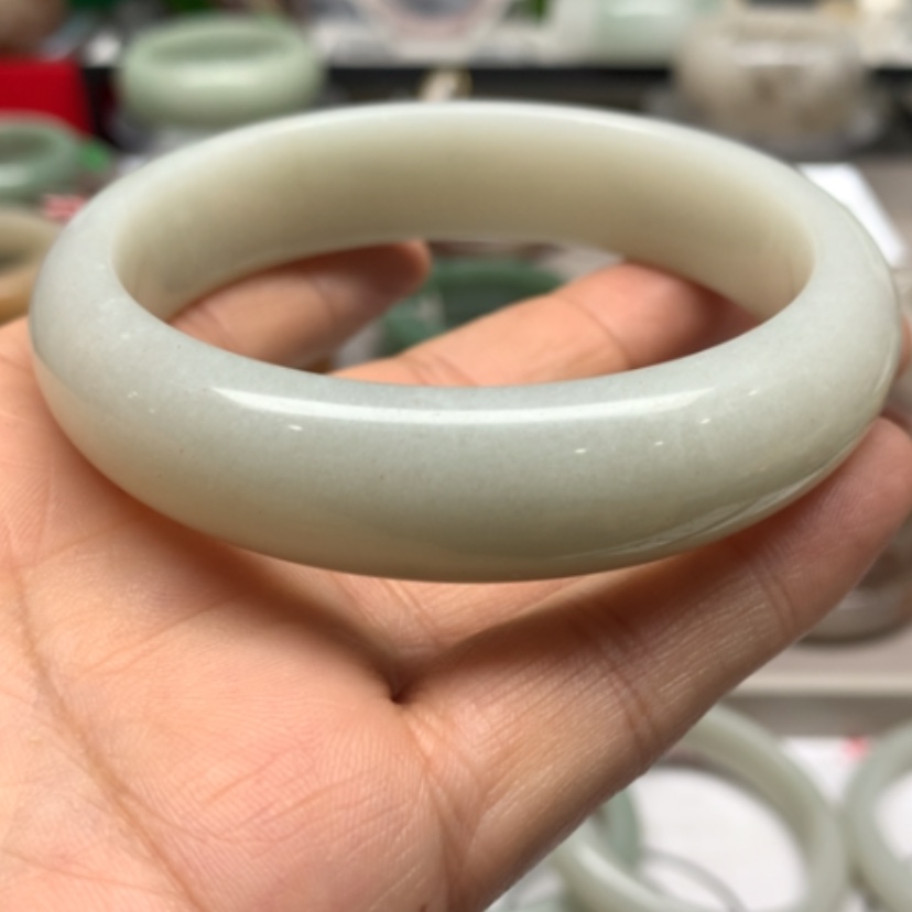 【闪购商品】石英质玉手镯未镶嵌*️****
