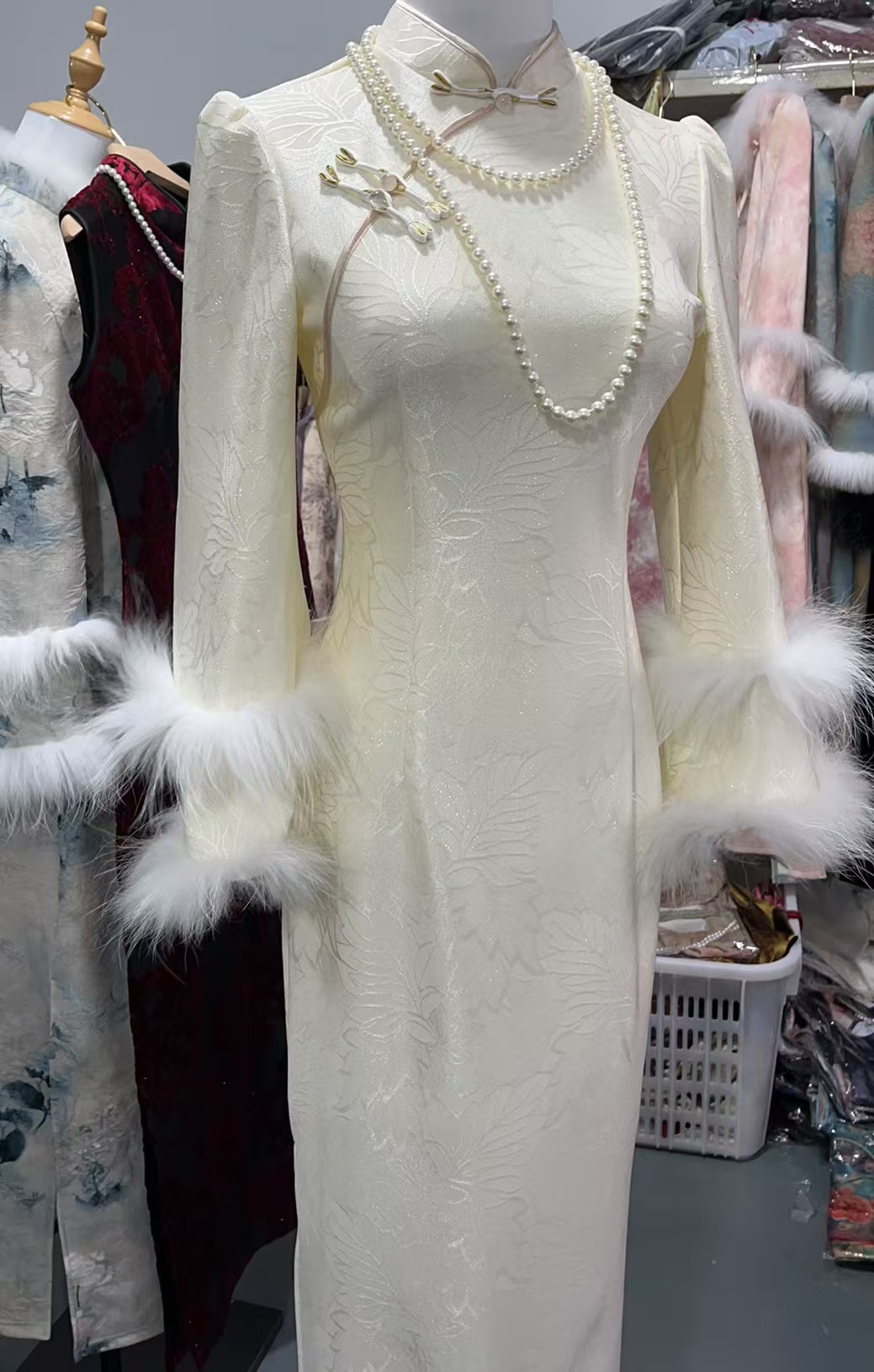 新中式礼服白月光真毛秋冬款旗袍罗裙高端日常可穿女一色旗袍