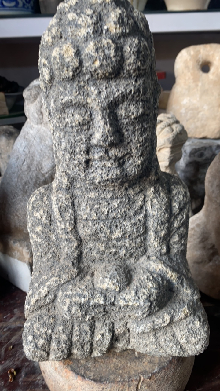 砂石（又名花岗岩）佛