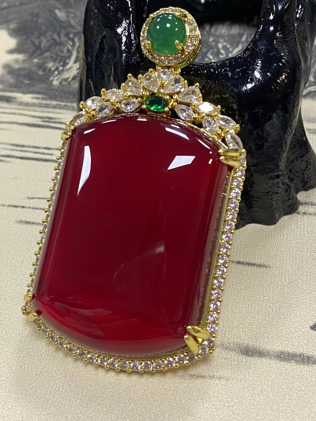 ST1873-天然麒麟血玉玛瑙红无事牌-配卡扣绳-多样性发货只发一件