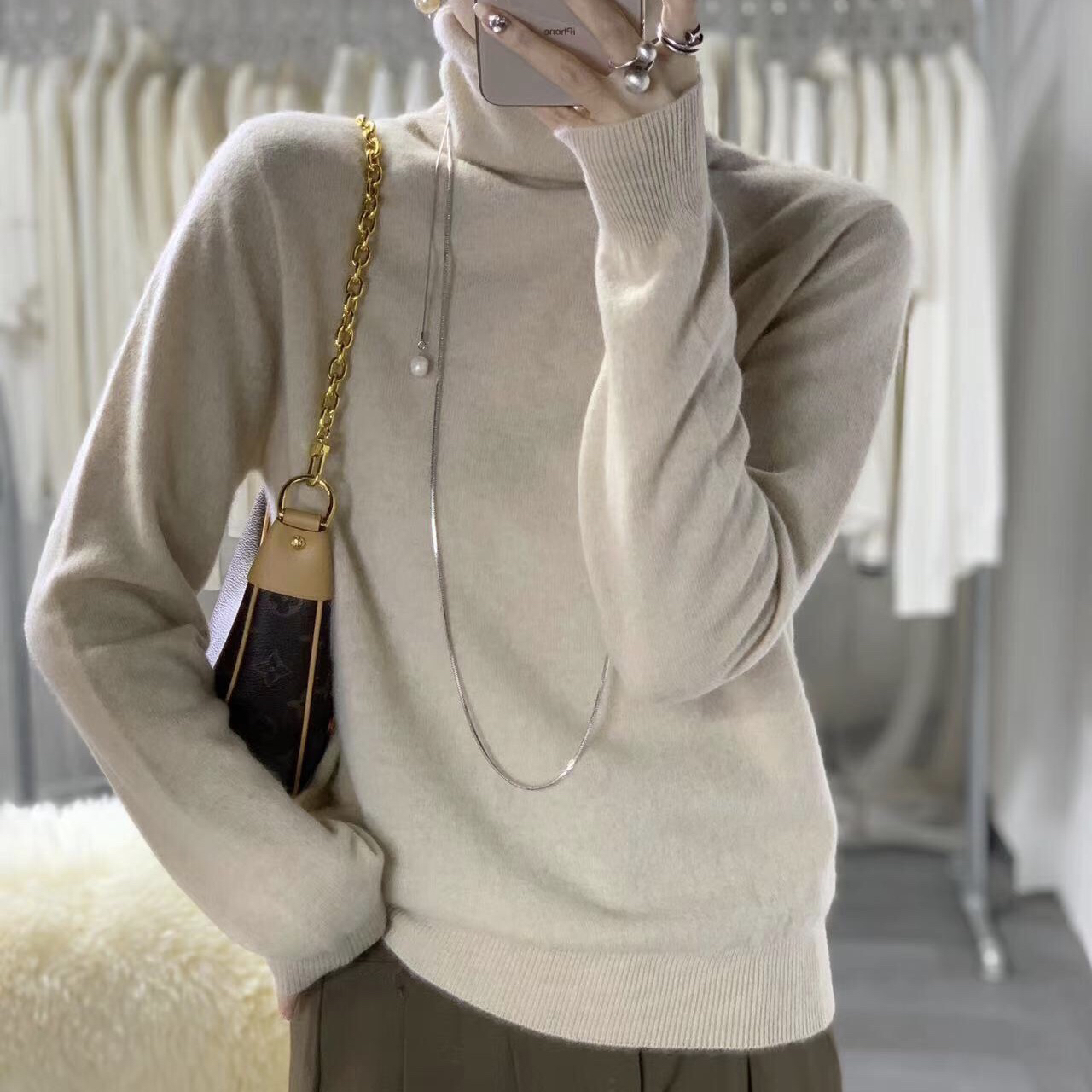 款号：23157   纯山羊绒，高领，自然堆领