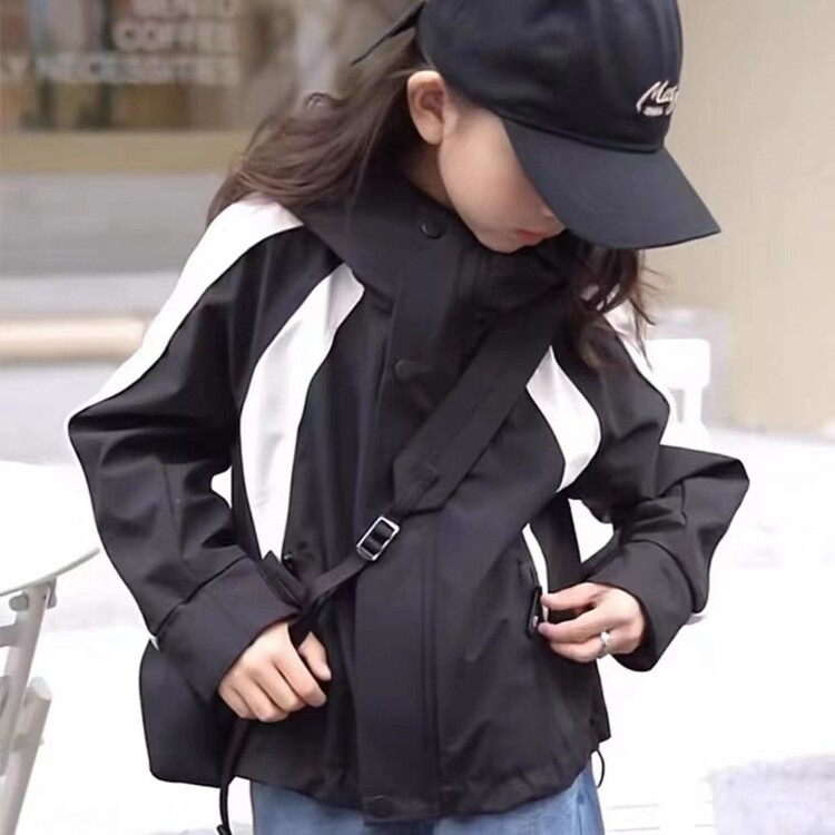 女童冲锋衣外套秋装2025新款洋气男女春秋款小女孩运动连帽上衣潮