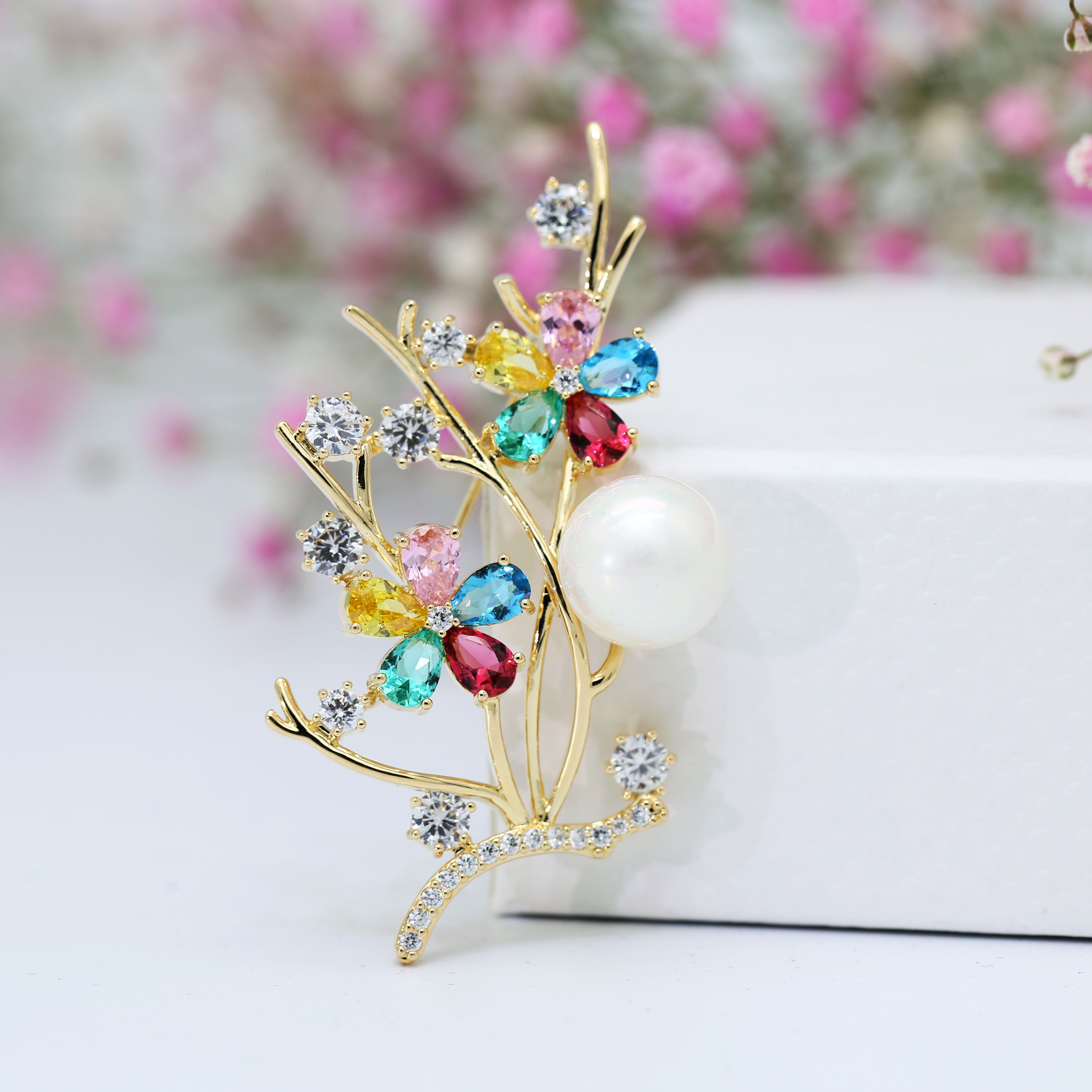 铜合金合成锆石胸针 炫彩小花时尚彩色气质百搭精致轻奢胸针1199