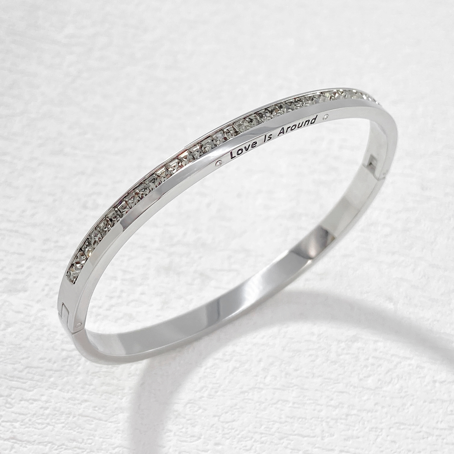 钛钢手镯 木木（RZ6117）59毫米*48毫米 排镶灰绿方钻简约手镯