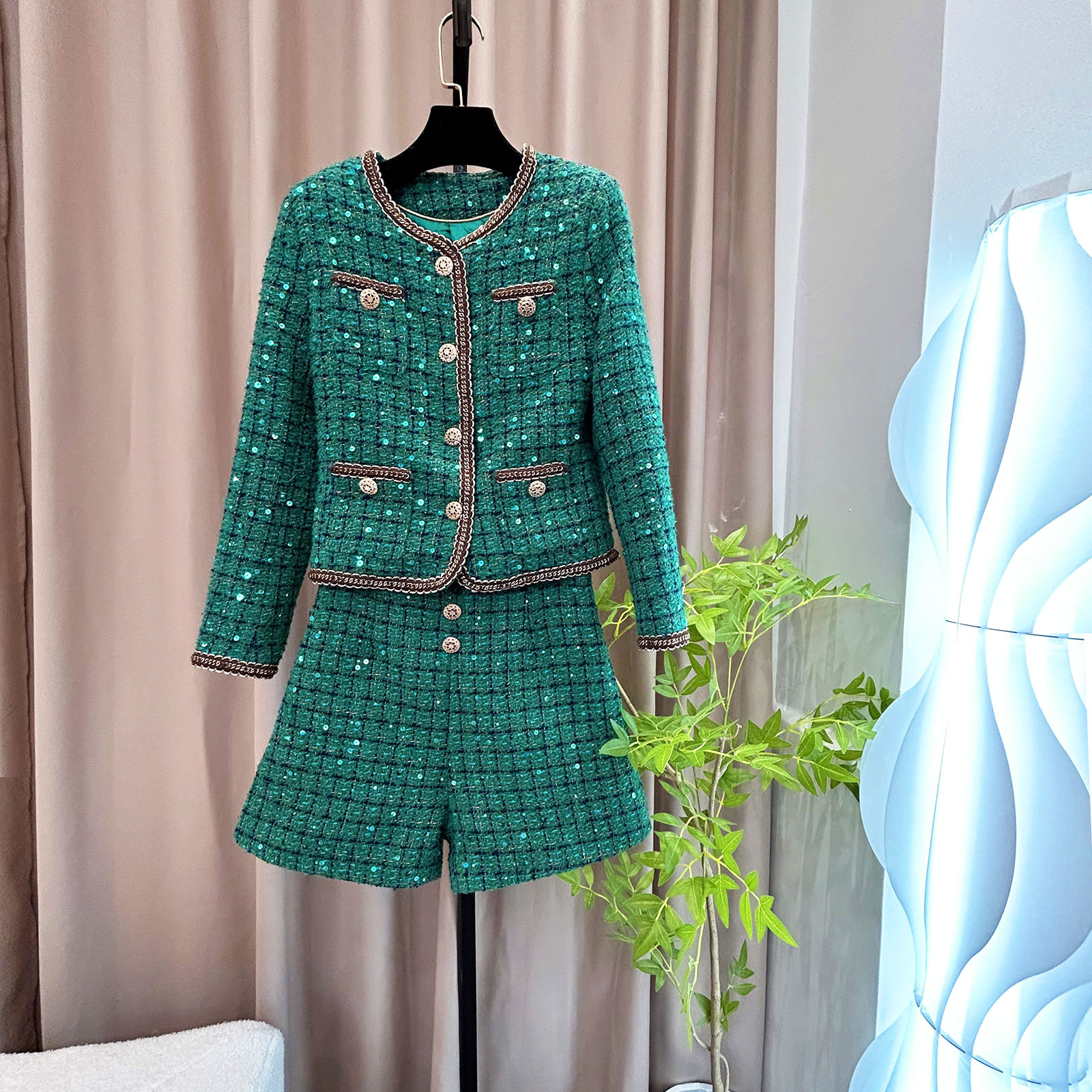 【独设】2308326小香风网红亮片套装绿色西装+短裤