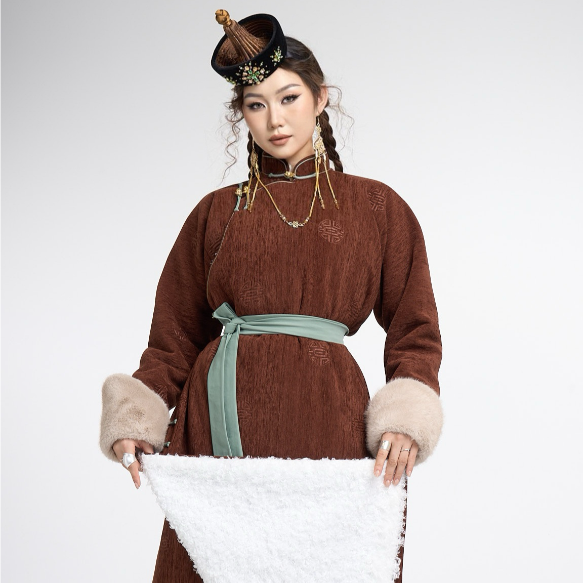 【黛尔玛精品服饰1】设计师冬季新款女士厚款团花传统袍X6052