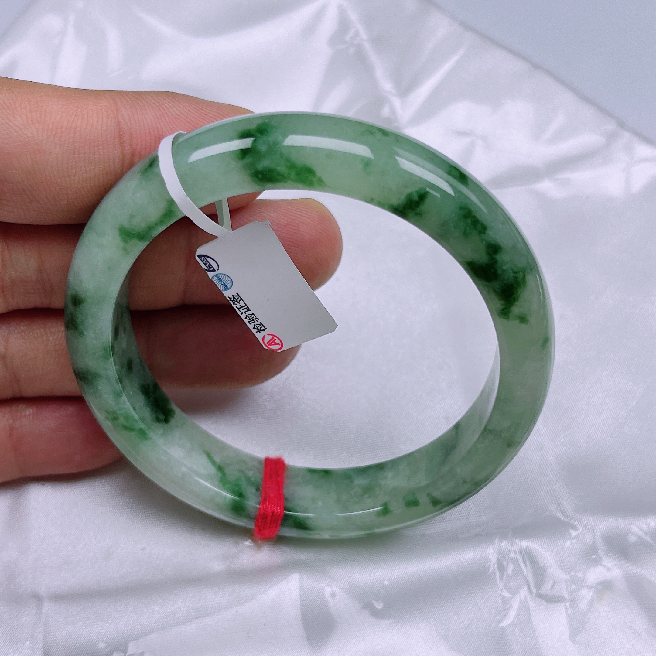 天然缅甸A货翡翠飘花手镯56.8圈口无纹裂