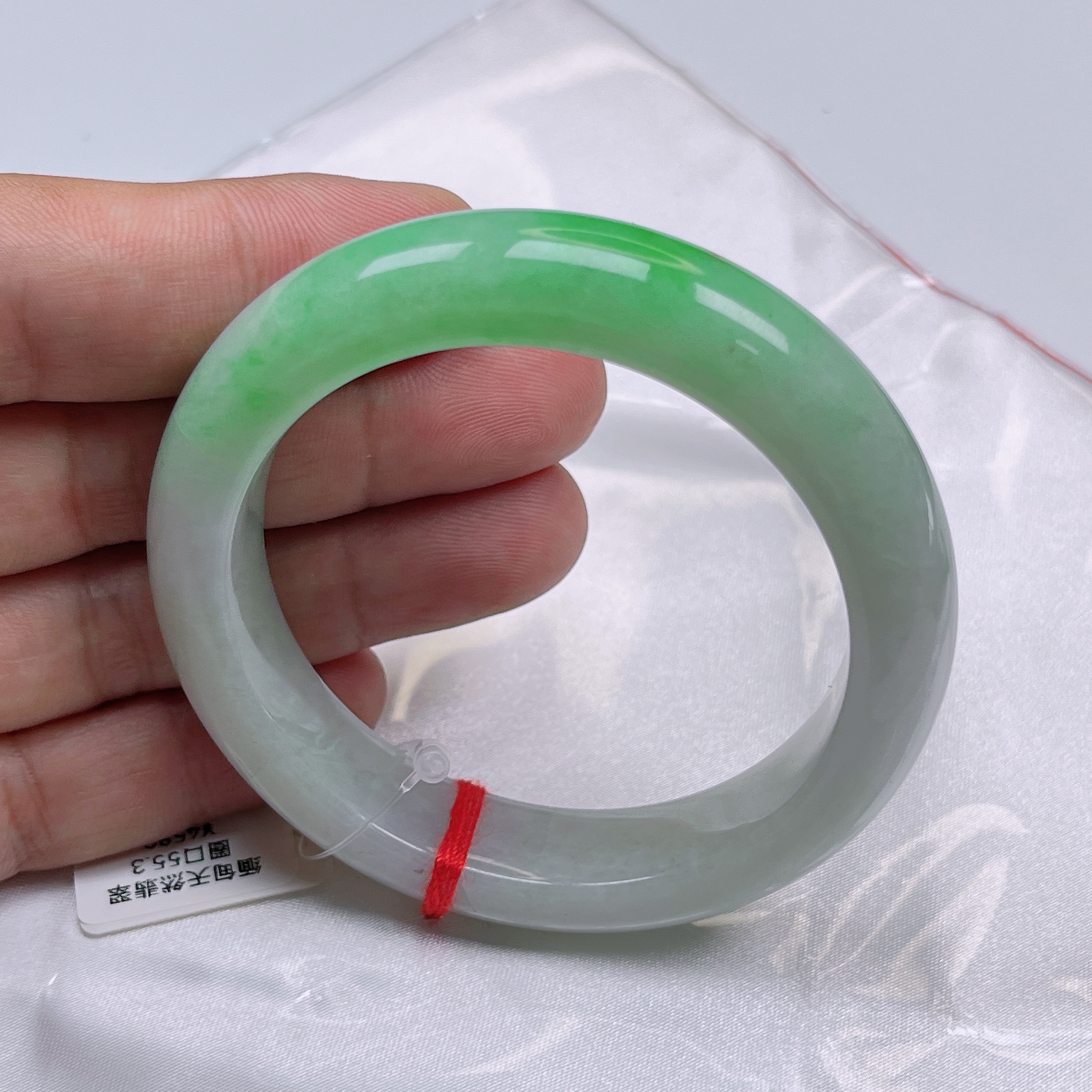 天然缅甸A货翡翠手镯飘阳绿手镯55.3圈口