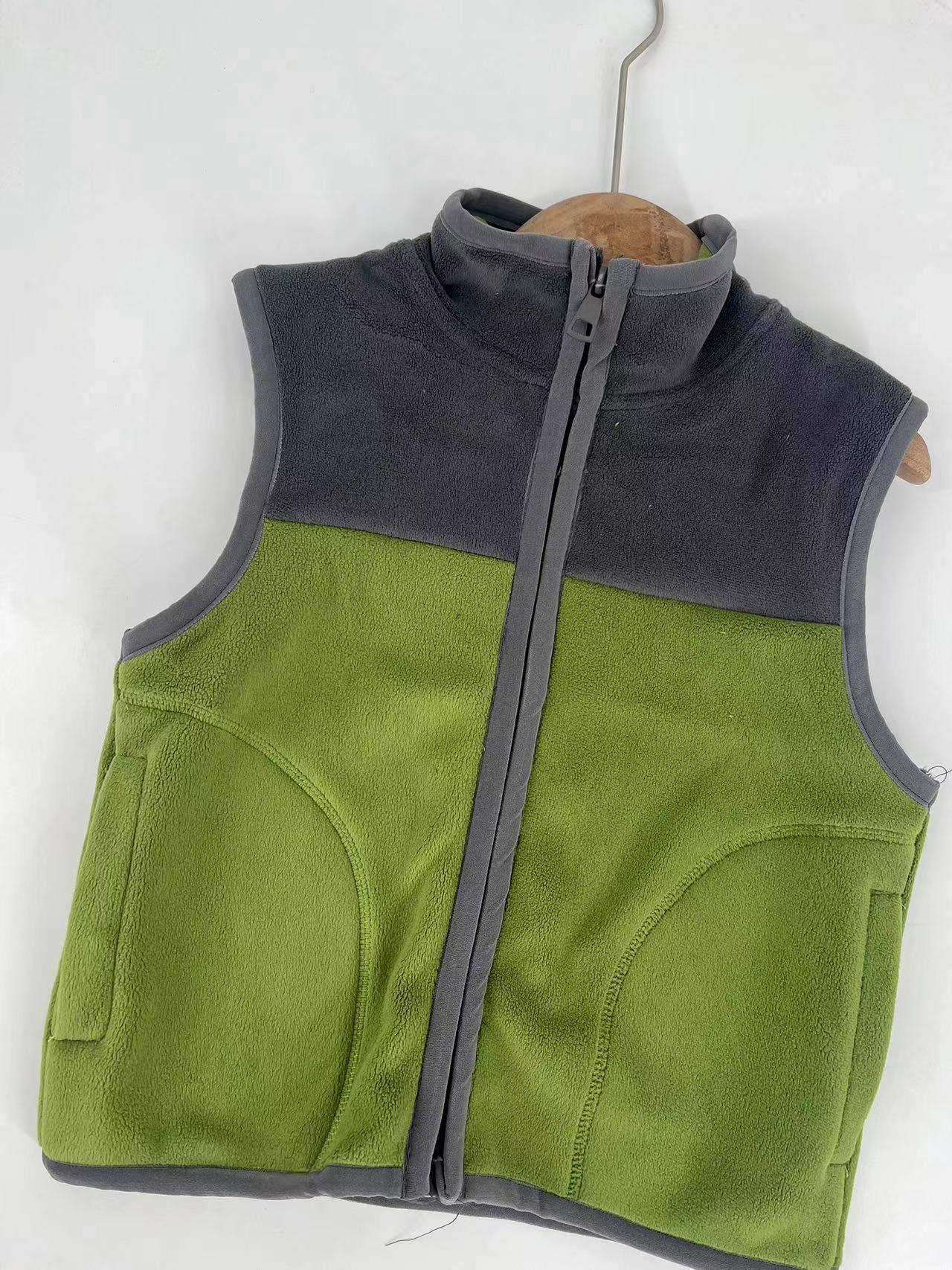 Y338-儿童拼色马甲