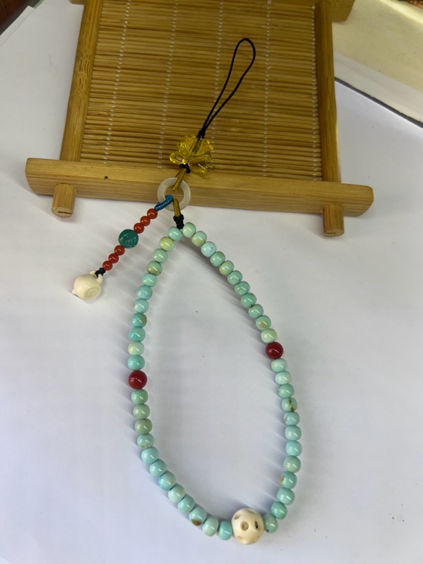 原矿高瓷俏色绿松石手机链