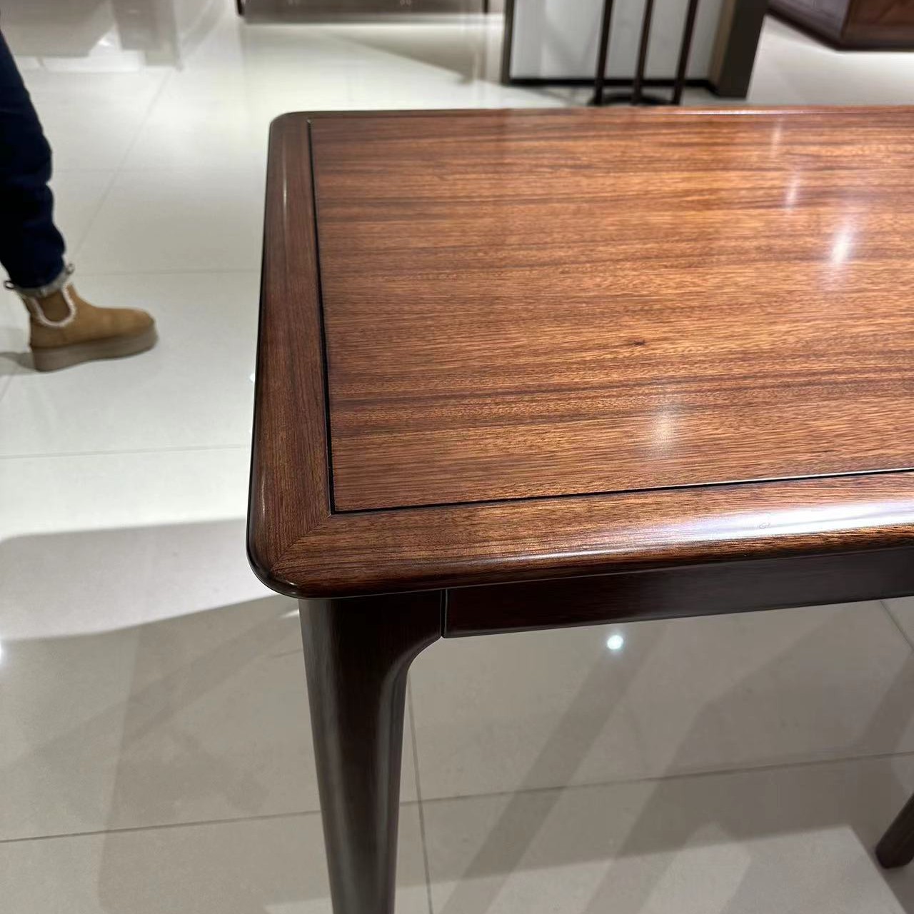 “乌金木”餐桌 不1.3米