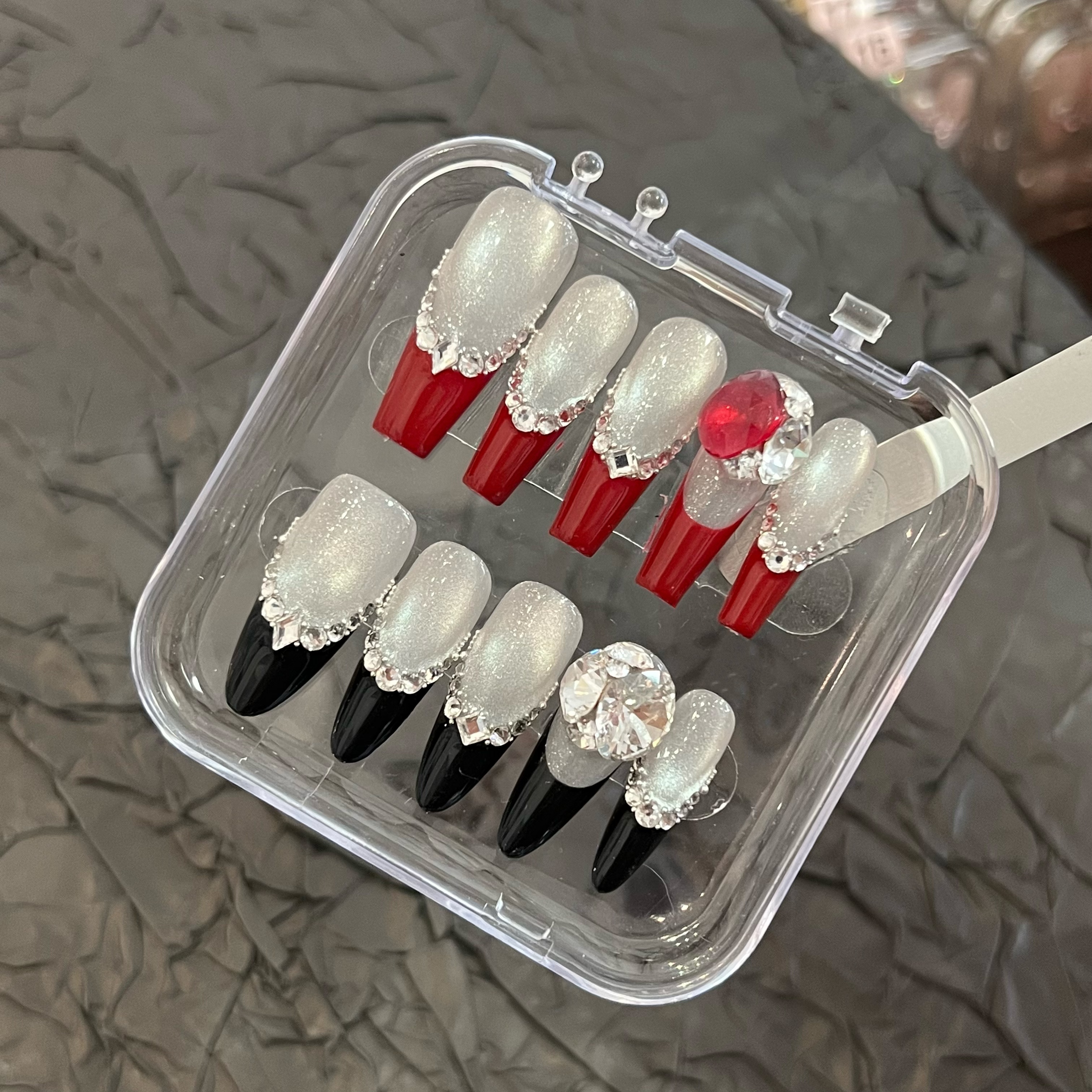 越大王 全华 猫眼黑色红色法式钻球美甲  长短款气质纯手工穿戴甲