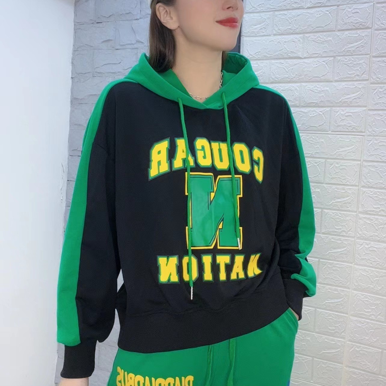 7008#秋季减龄连帽宽松拼色长袖潮流时尚休闲百搭带帽卫衣女装