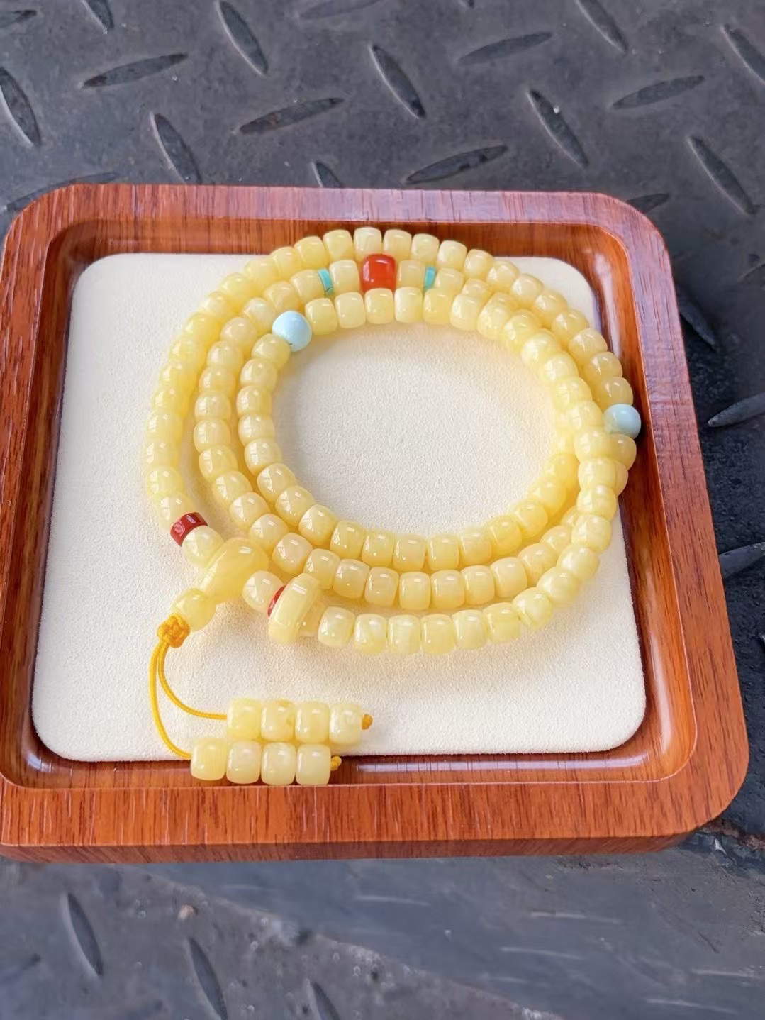 （花花珠宝）天然蜜蜡白花鸡精工直切佛珠108