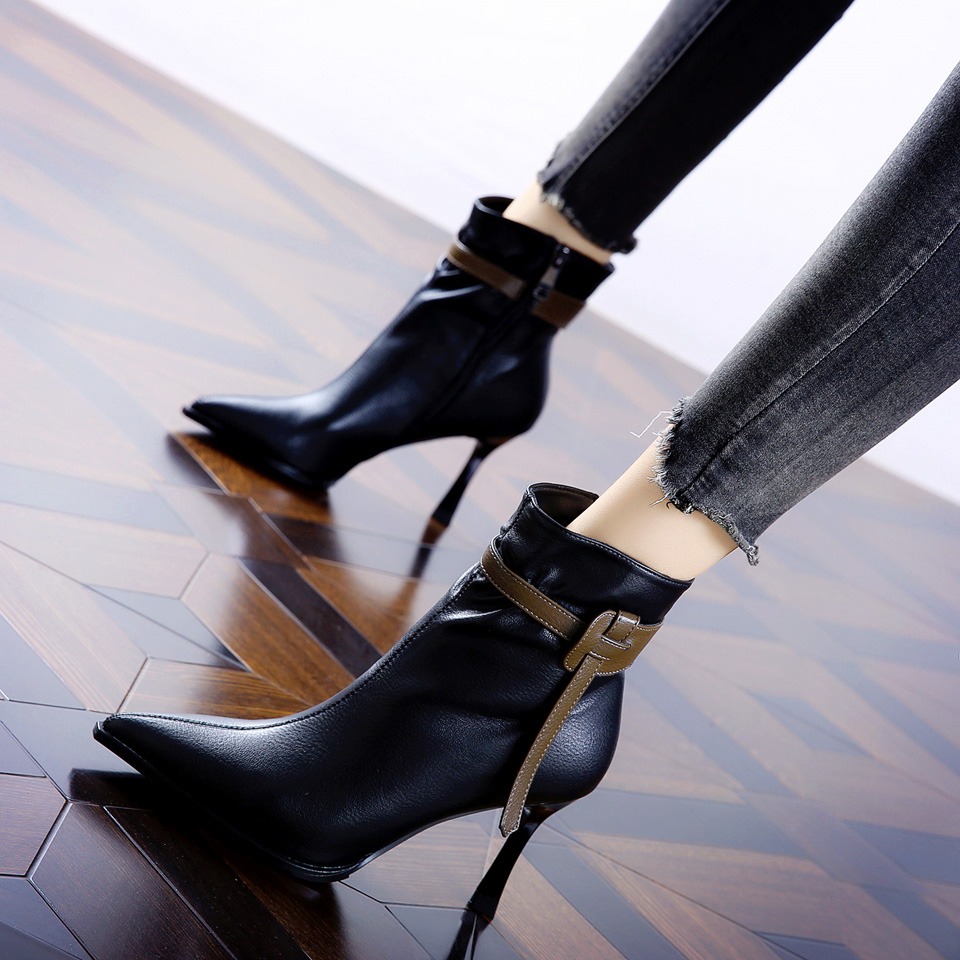 高跟短靴女秋冬季新款网红气质马丁靴女英伦风细跟尖头性感瘦瘦靴