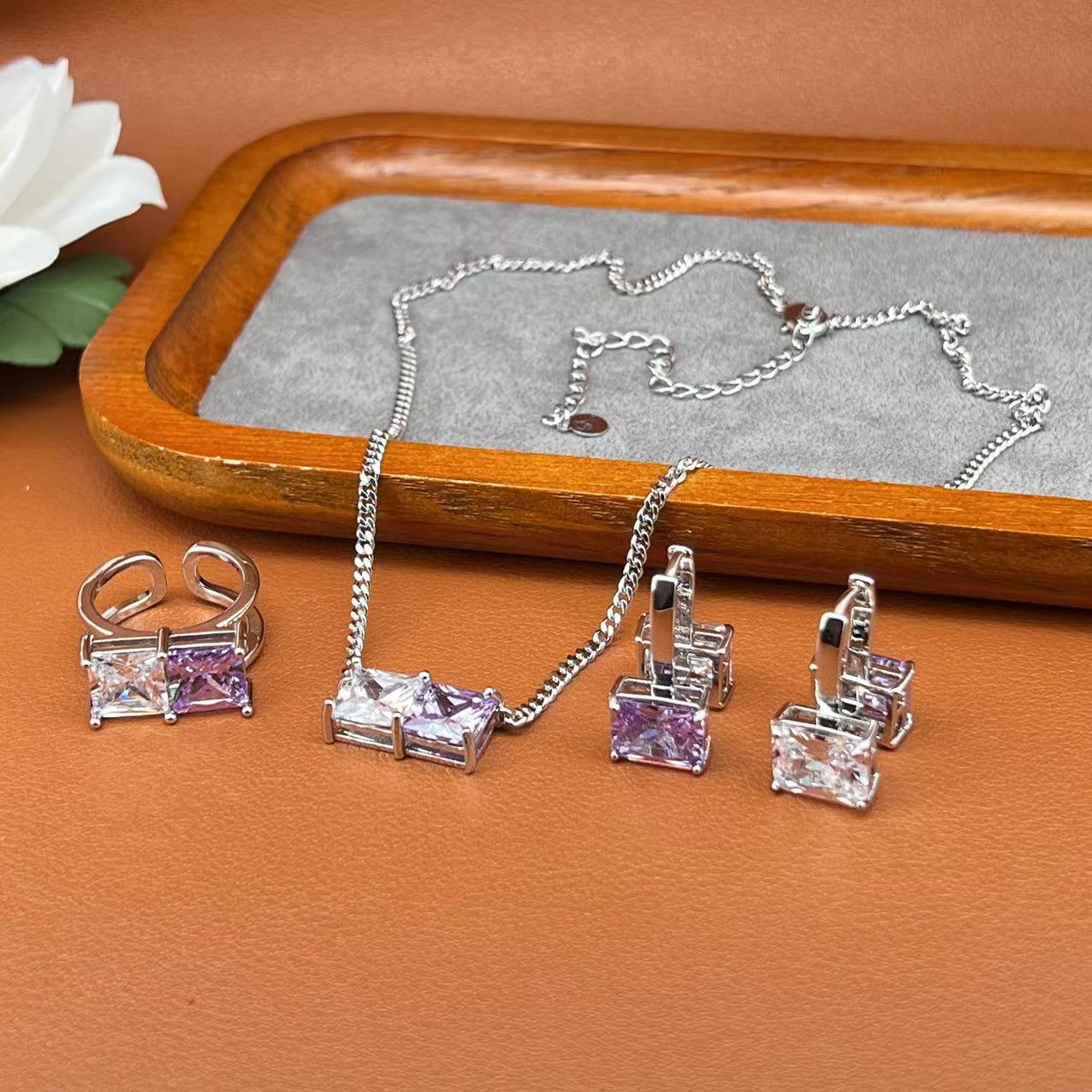 6803紫色方块项链+耳钉+戒指三件套      