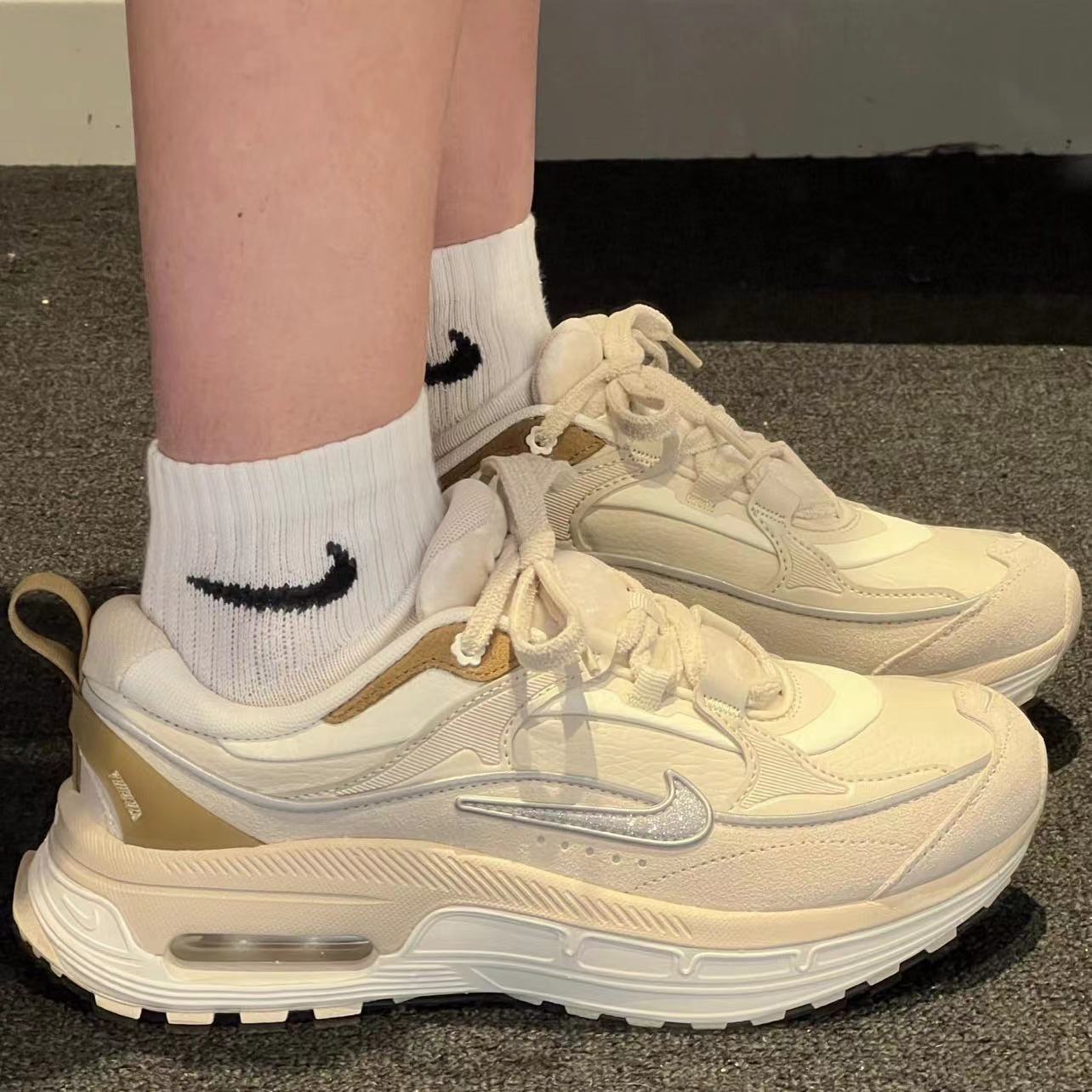 宇露断码38.5码Nike耐克AIR MAX 女毛绒细节老爹运动鞋FB1860-101