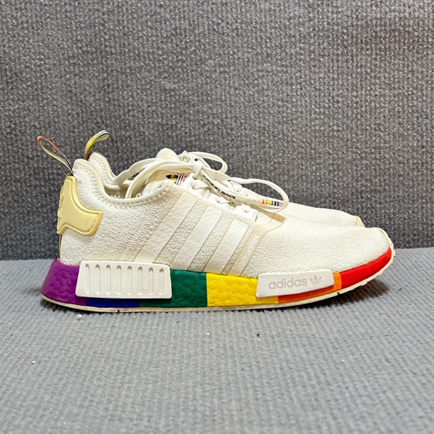 39码adidas 运动休闲鞋 白色公价899 二手 正品