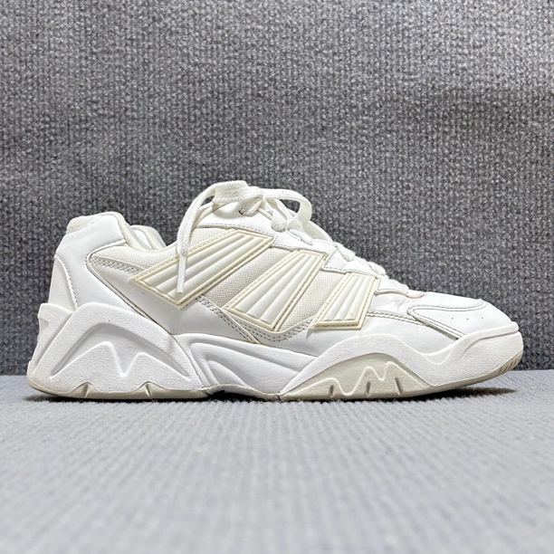 41码adidas Court Magnetic 运动休闲鞋 白色 二手90新
