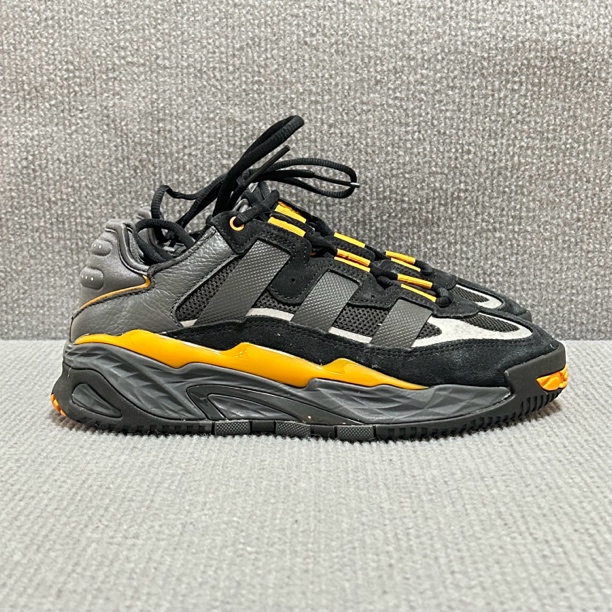 39码adidas Originals Niteball 面包鞋 土黄公价589 二手90新