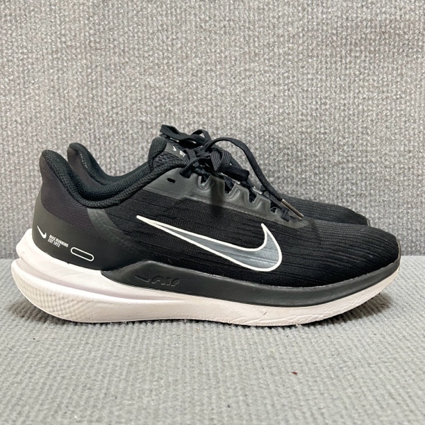 40码 Nike Air Winflo 9 增高鞋 男款/黑色/白色 二手正品