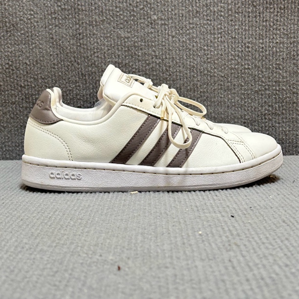 39码adidas 鞋带发黄 介意勿拍板鞋 一度灰 二手正品