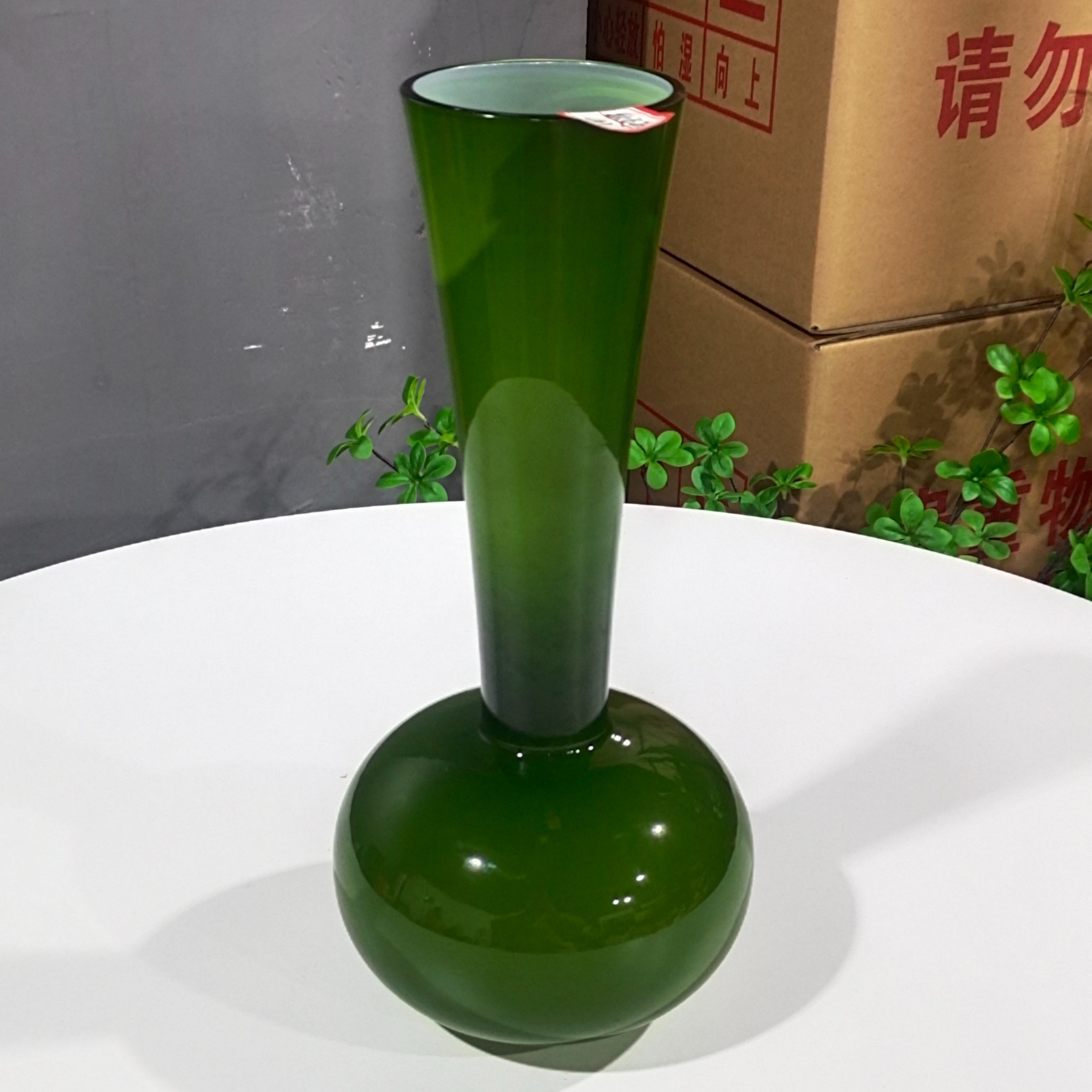 【F084】大号绿色中古长颈花瓶摆件