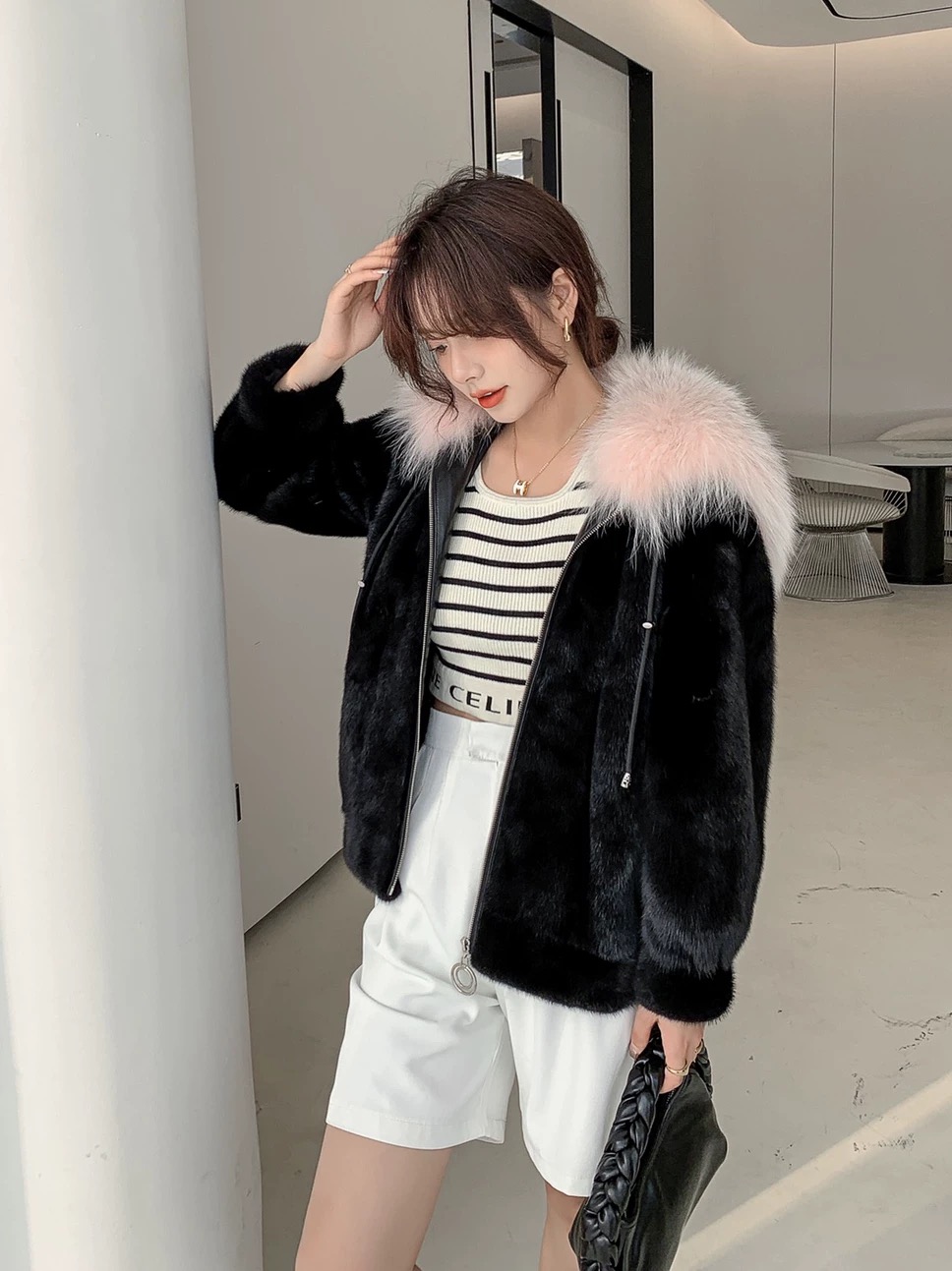 AiNi 黑色戴帽设计款紫金天鹅绒进口水貂皮女款整貂中长款大衣