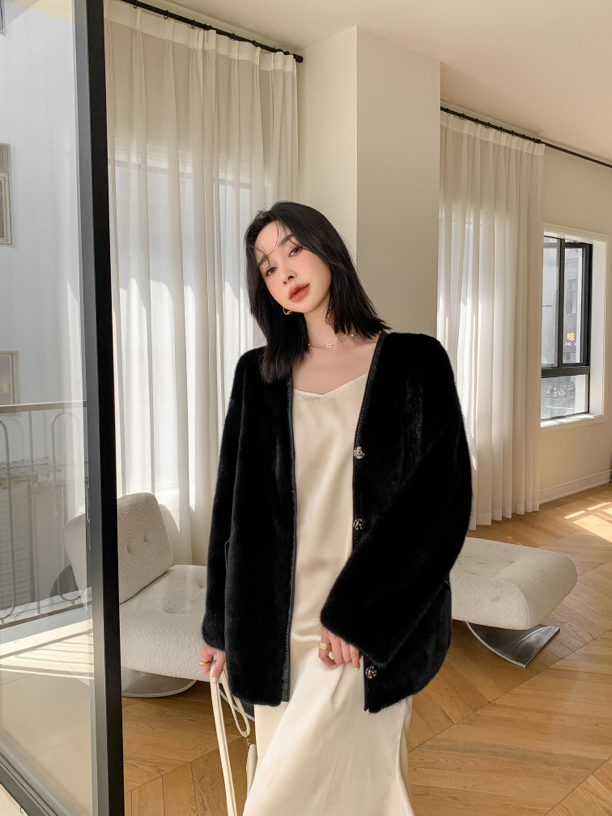 AiNi V领美杜莎设计款紫金天鹅绒进口水貂皮女款整貂中长款大衣外