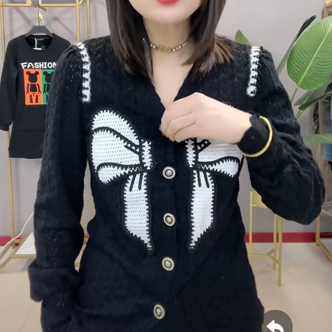 水貂绒蕾丝打底衫秋冬打底衫Ⅴ领时尚显瘦内搭修身洋气小衫上衣