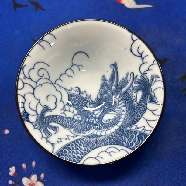 景德镇青花海水龙纹斗笠杯