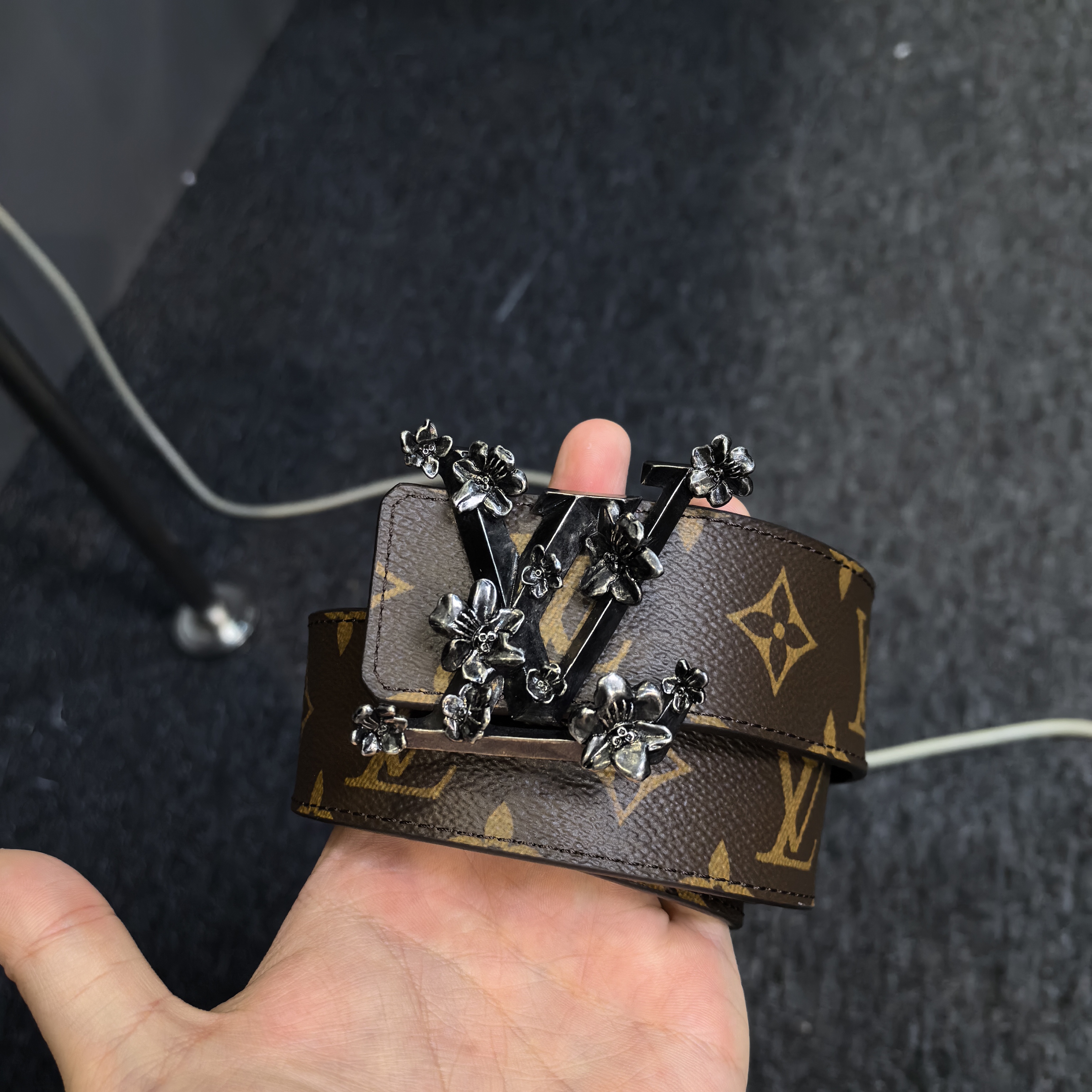 Lv 秀款限量花卉logo老花皮带/90/发售价1w+/98新