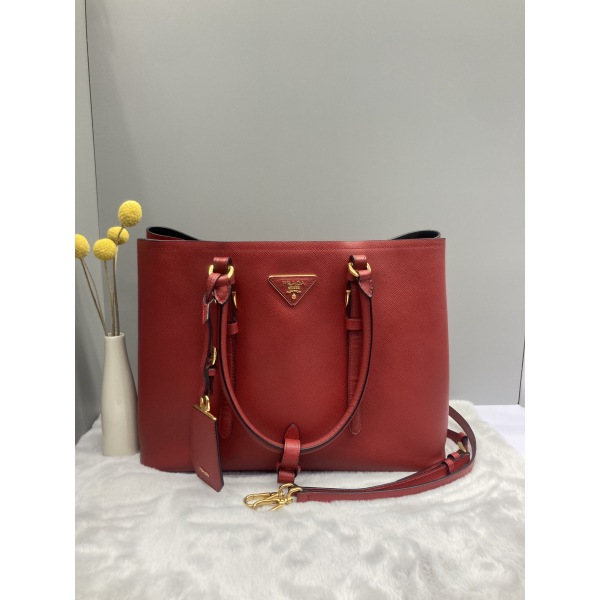 95新/普拉达/市场价24000