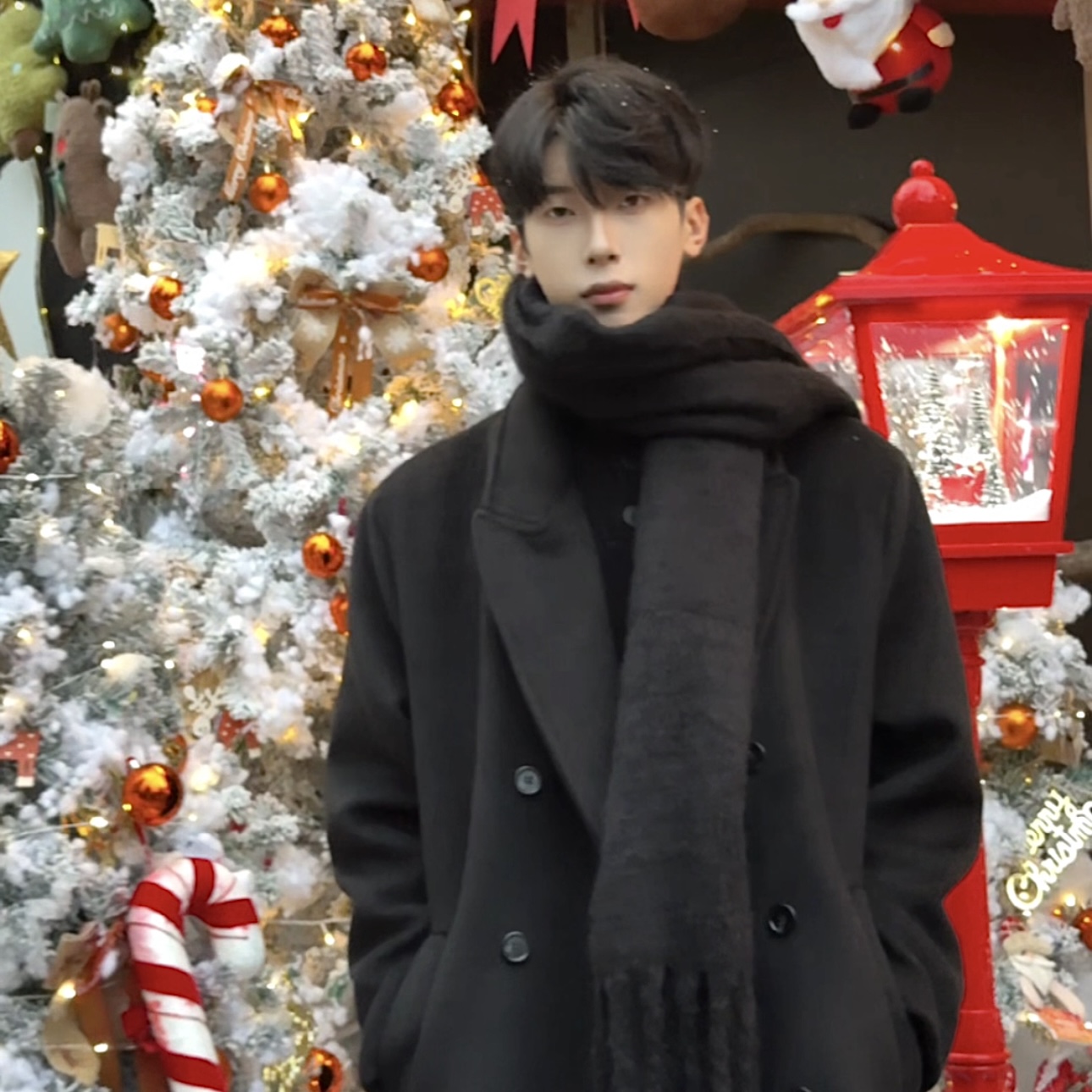 秋冬新款多巴胺围巾男女同款氛围感保暖围脖毛线针织粗流苏披肩