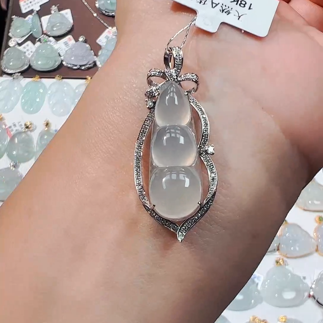 翡翠吊坠(不含链)18K金镶嵌福豆吊坠58A