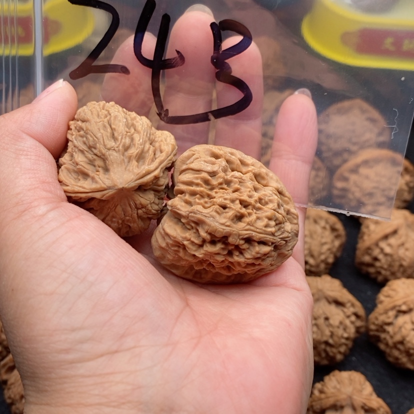 【闪购商品】文玩核桃吊坠今**眠