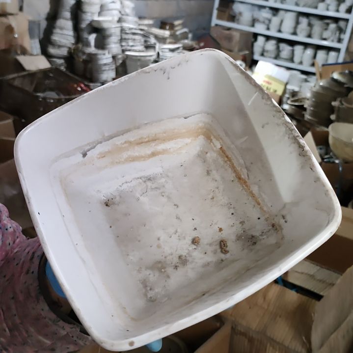 摆件盘子碗茶壶啥都有